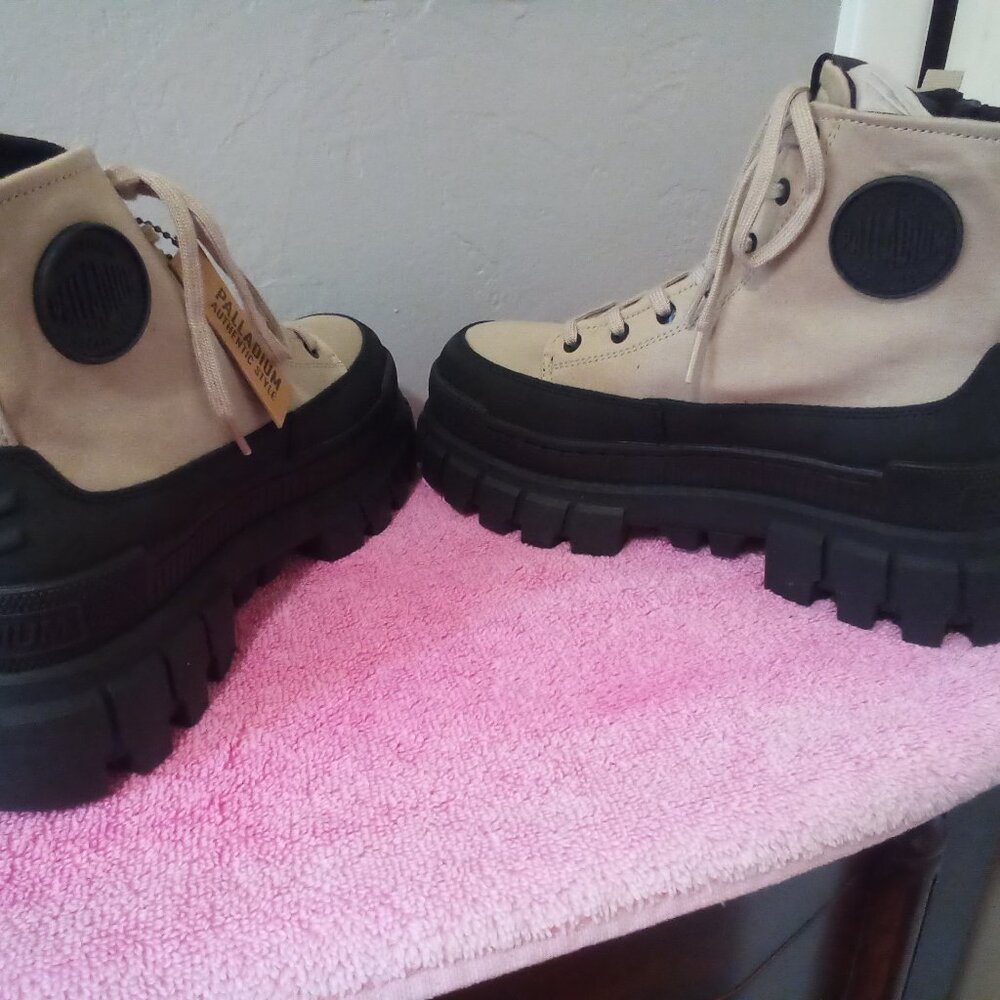 Palladium Boots - Picture 6 of 10
